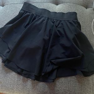 Lululemon tennis skirt !! Size 8 tall